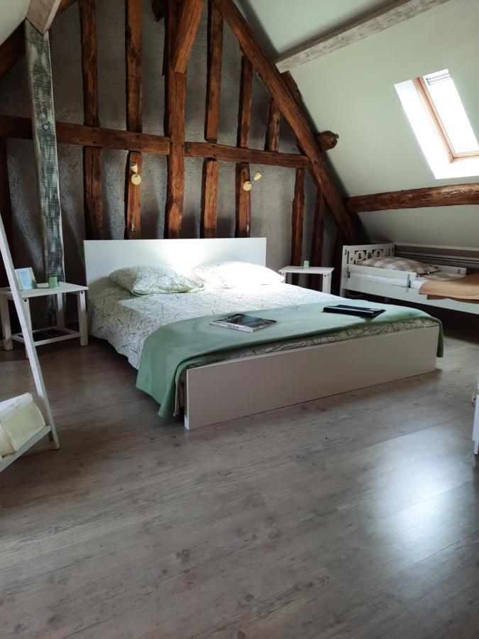 La Maison Genevier - Chambre La Family Montreuil-en-Touraine Extérieur photo